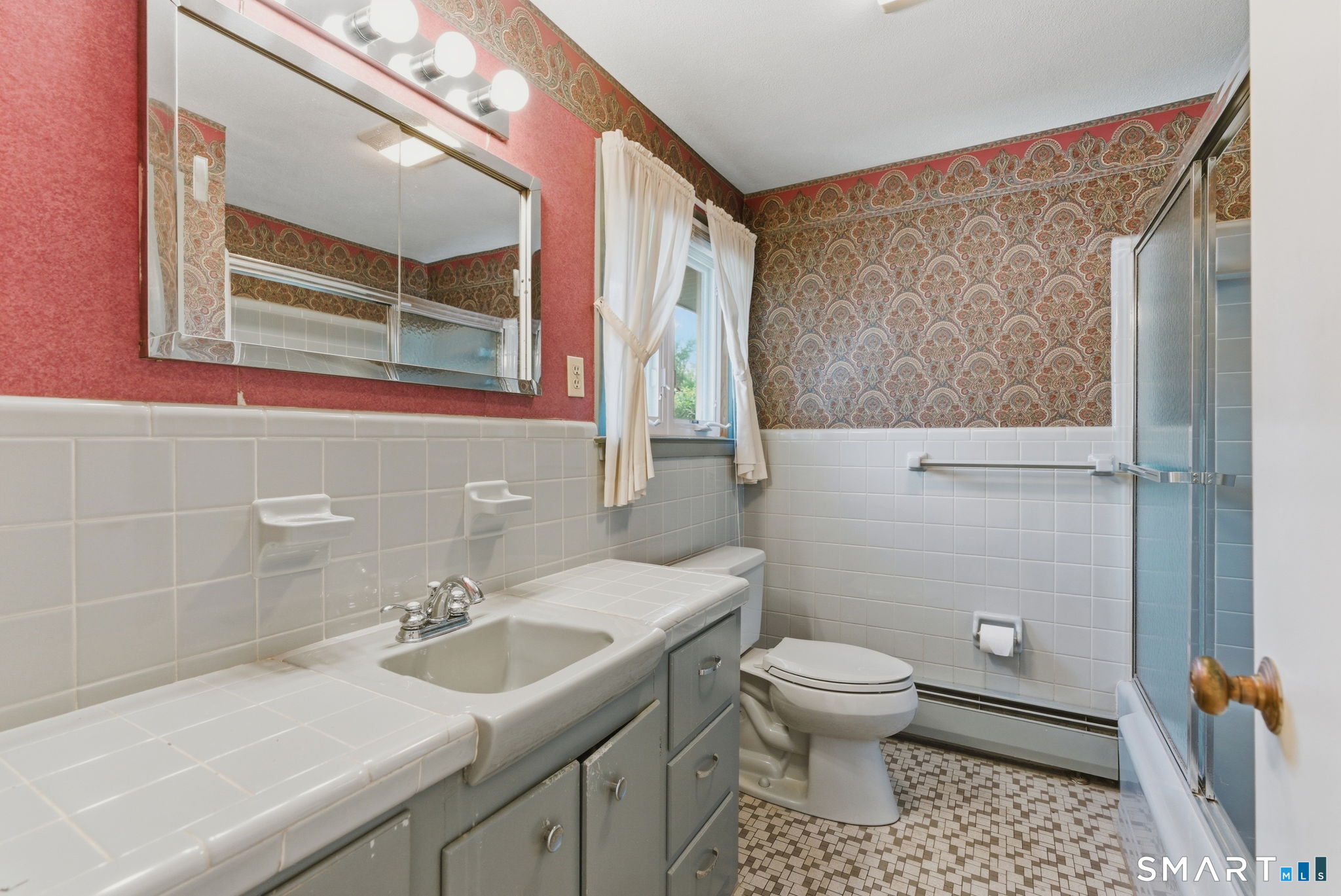 68 Cornwall Road Berlin, CT 06037 - Photo 22 of 27 Tub and shower