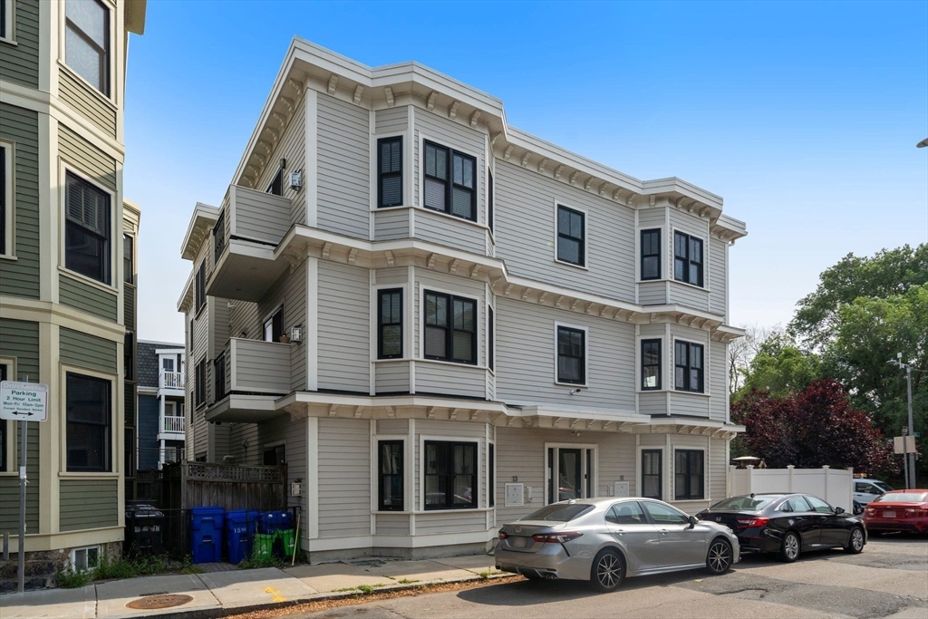 11 Howell Street, Unit 2 Boston, MA 02125 - Photo 22 of 25