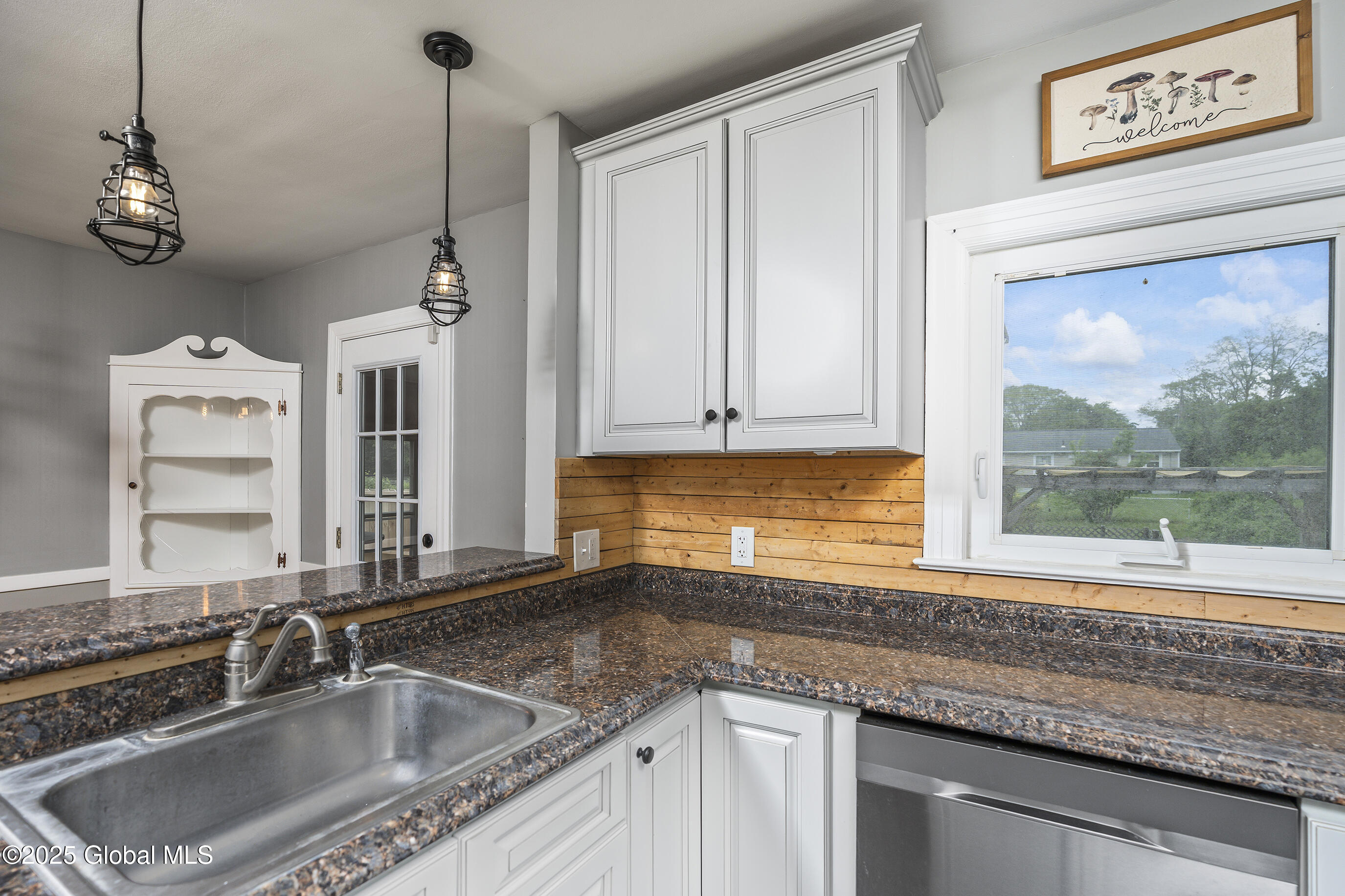 2044 Caldicott Road Rotterdam, NY 12303 - Photo 12 of 41 017-20244-Caldicott-Rd