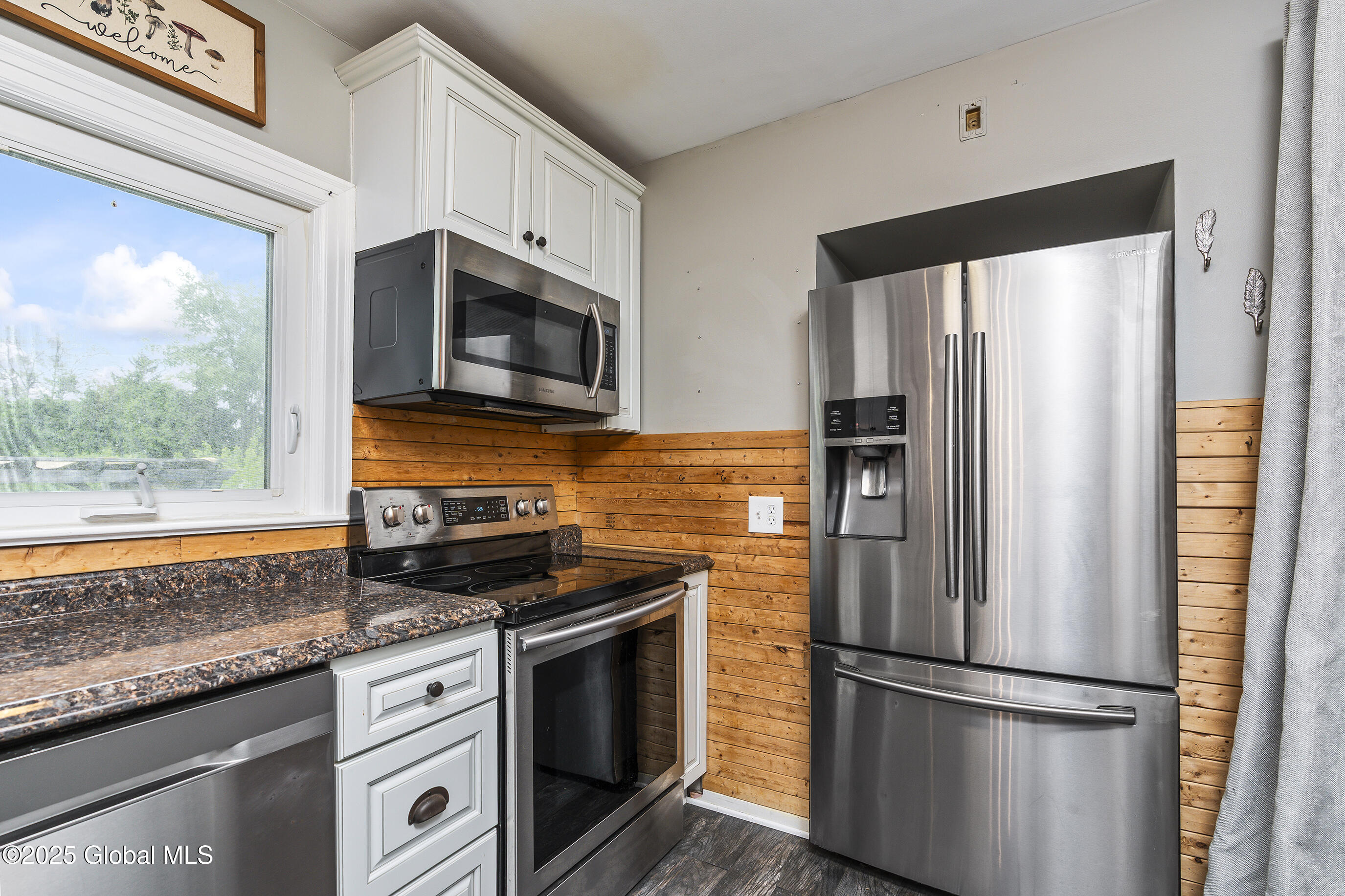 2044 Caldicott Road Rotterdam, NY 12303 - Photo 10 of 41 014-20244-Caldicott-Rd