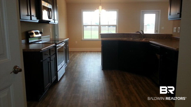 594 Fulton Loop Foley, AL 36535 - Photo 10 of 26 Kitchen