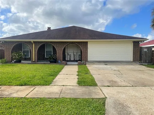 $2,250 | 2248 Stall Drive, Harvey, LA 70058