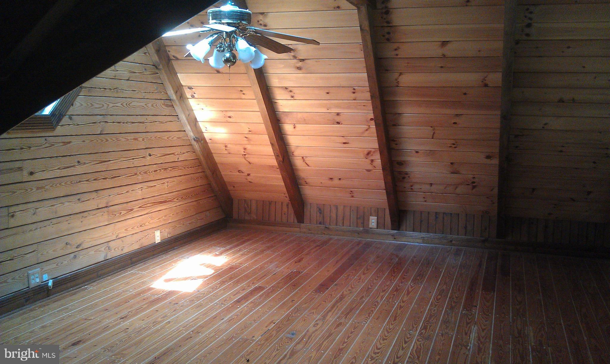 10471 Warland Road Marshall, VA 20115 - Photo 12 of 18 wooden floor in an empty room