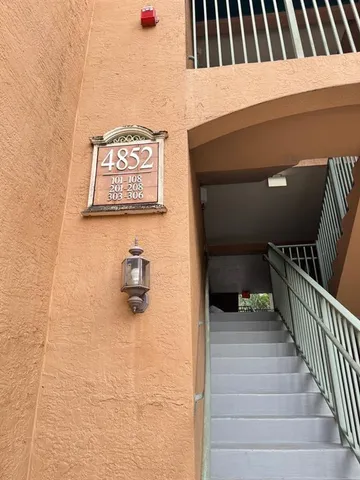 $1,650 | 4852 North State Road 7, Unit 204, Pompano Beach, FL 33073