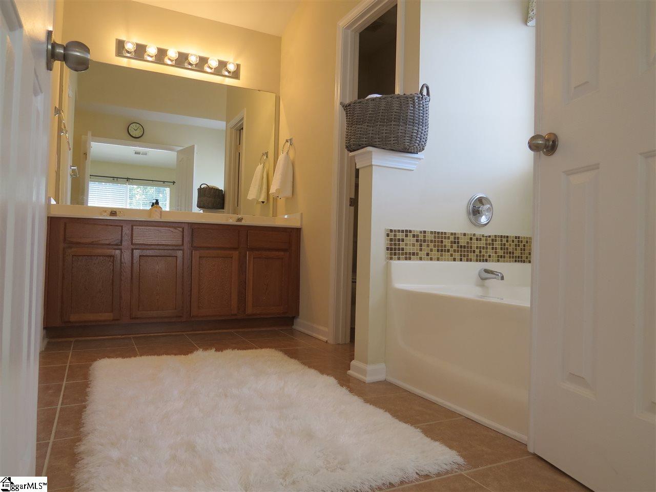 112 Tralee Lane Greer, SC 29650 - Photo 5 of 25