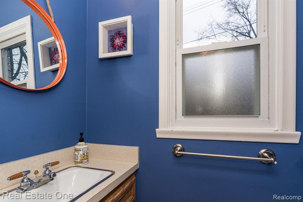 258 Belle Vernon Court Rochester, MI 48309 - Photo 23 of 41