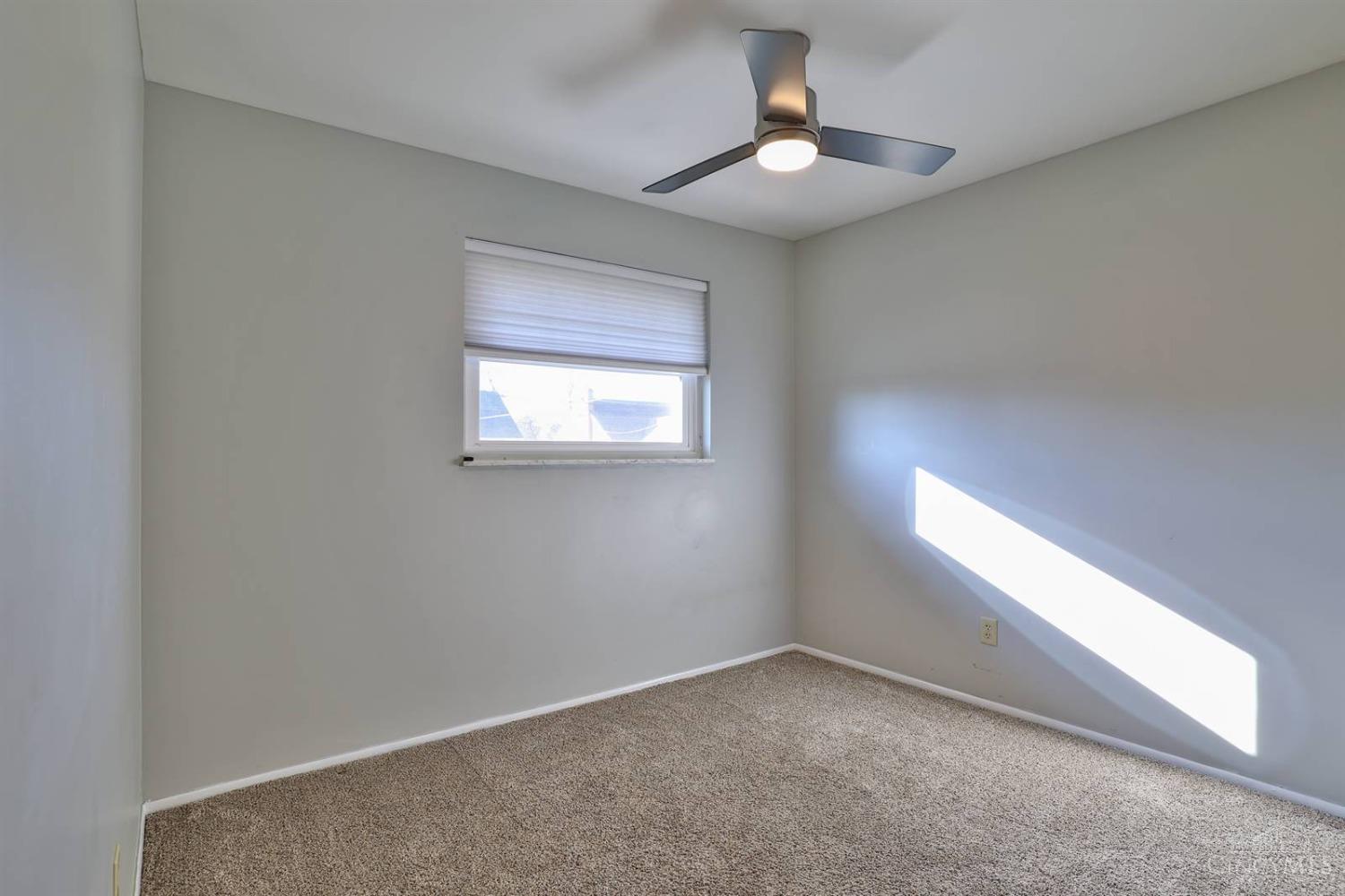 3340 Alexis Road Cincinnati, OH 45239 - Photo 15 of 31