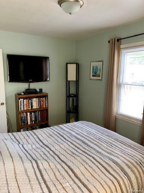 446 Fielding Street Ferndale, MI 48220 - Photo 31 of 37 FRONT BEDROOM