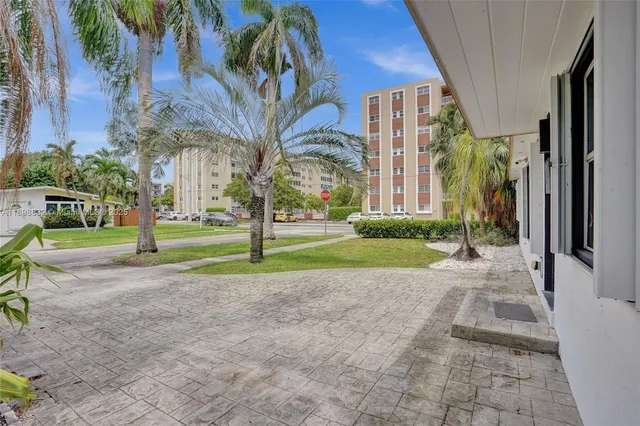$824,000 | 1124 Northeast 6th Street, Hallandale Beach, FL 33009