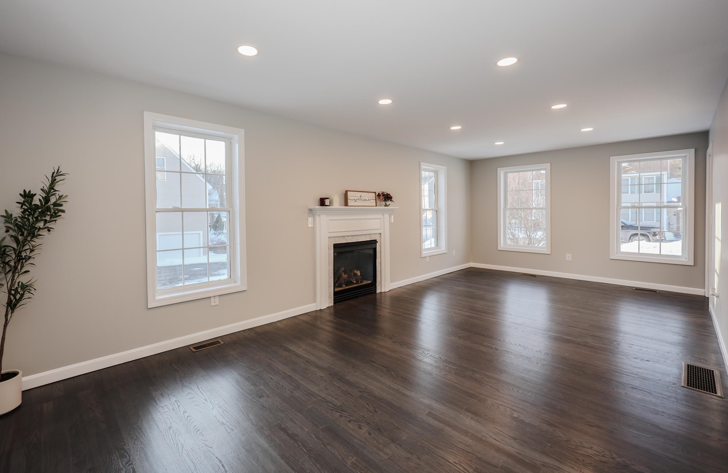 3 Pine Bluff Derry, NH 03038 - Photo 4 of 41