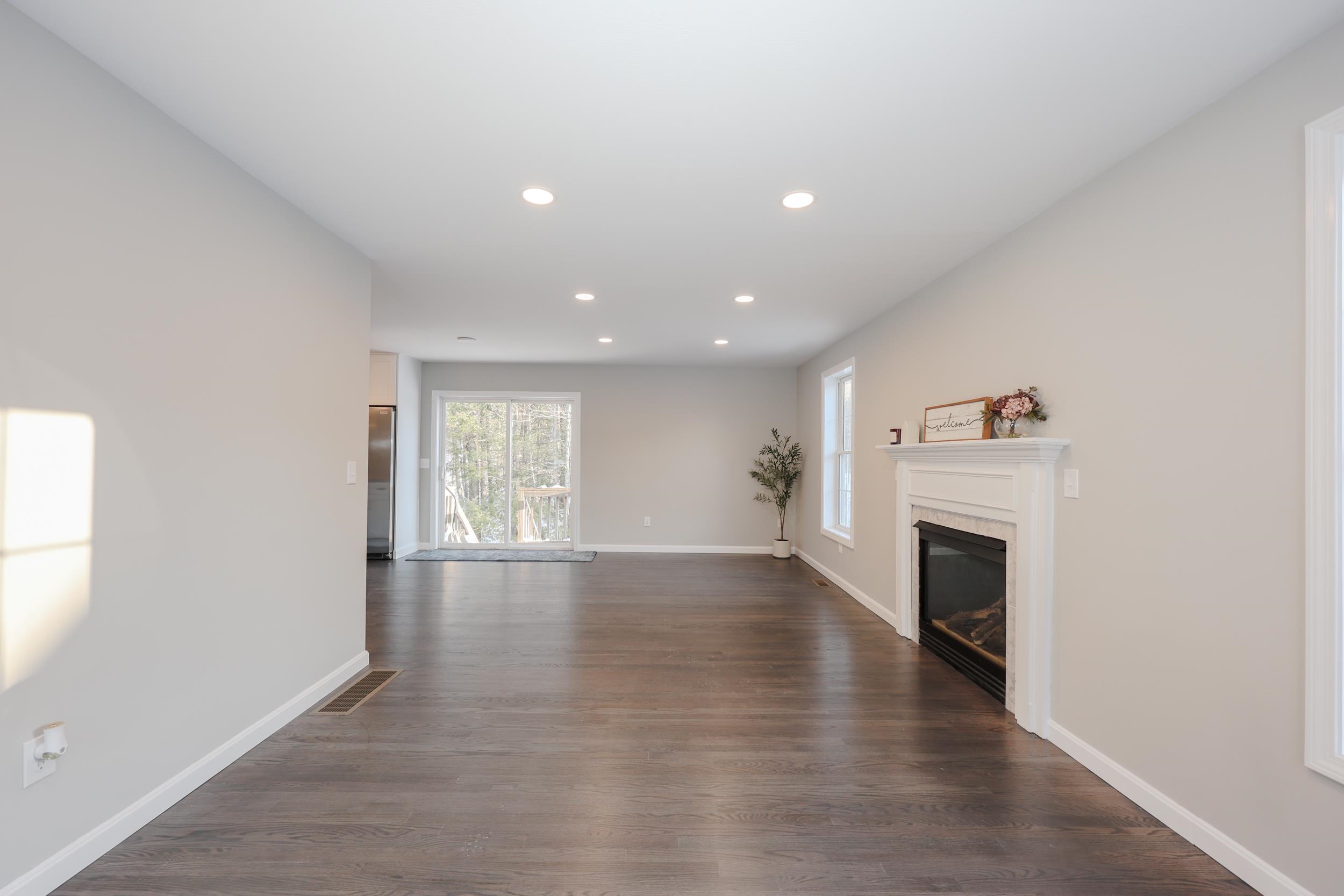 3 Pine Bluff Derry, NH 03038 - Photo 6 of 41