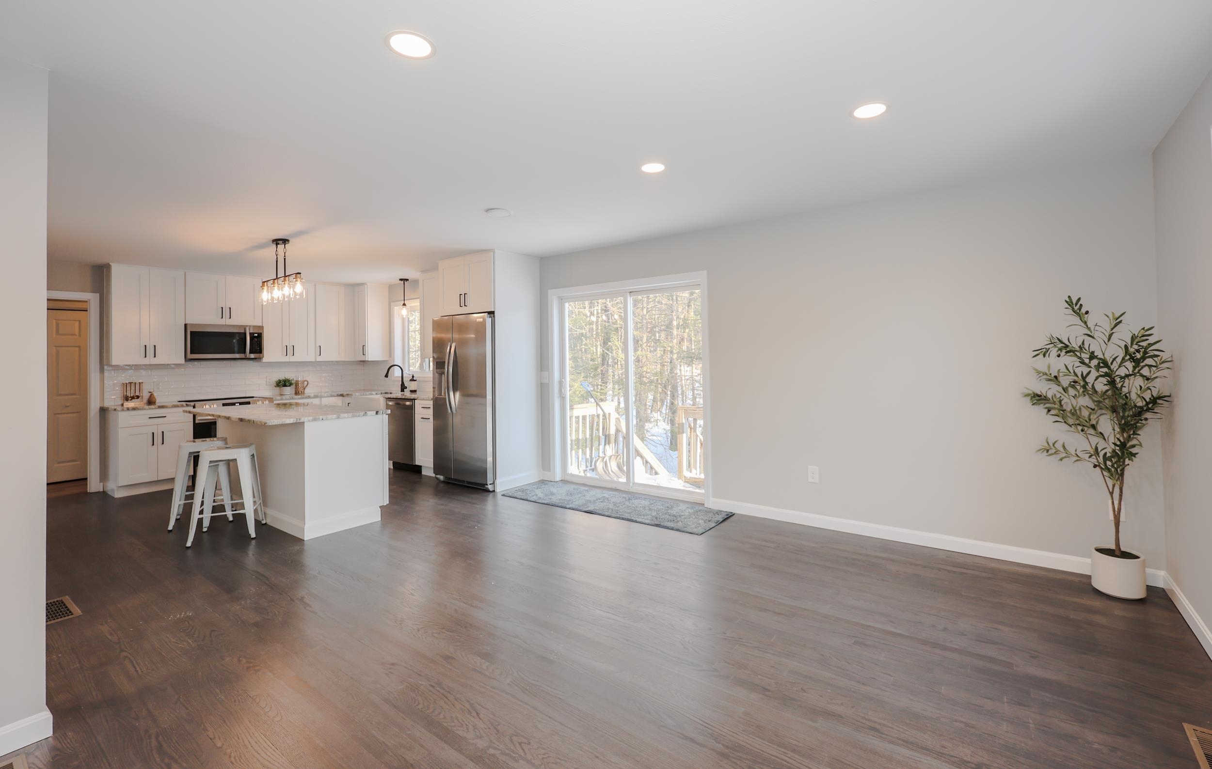 3 Pine Bluff Derry, NH 03038 - Photo 8 of 41