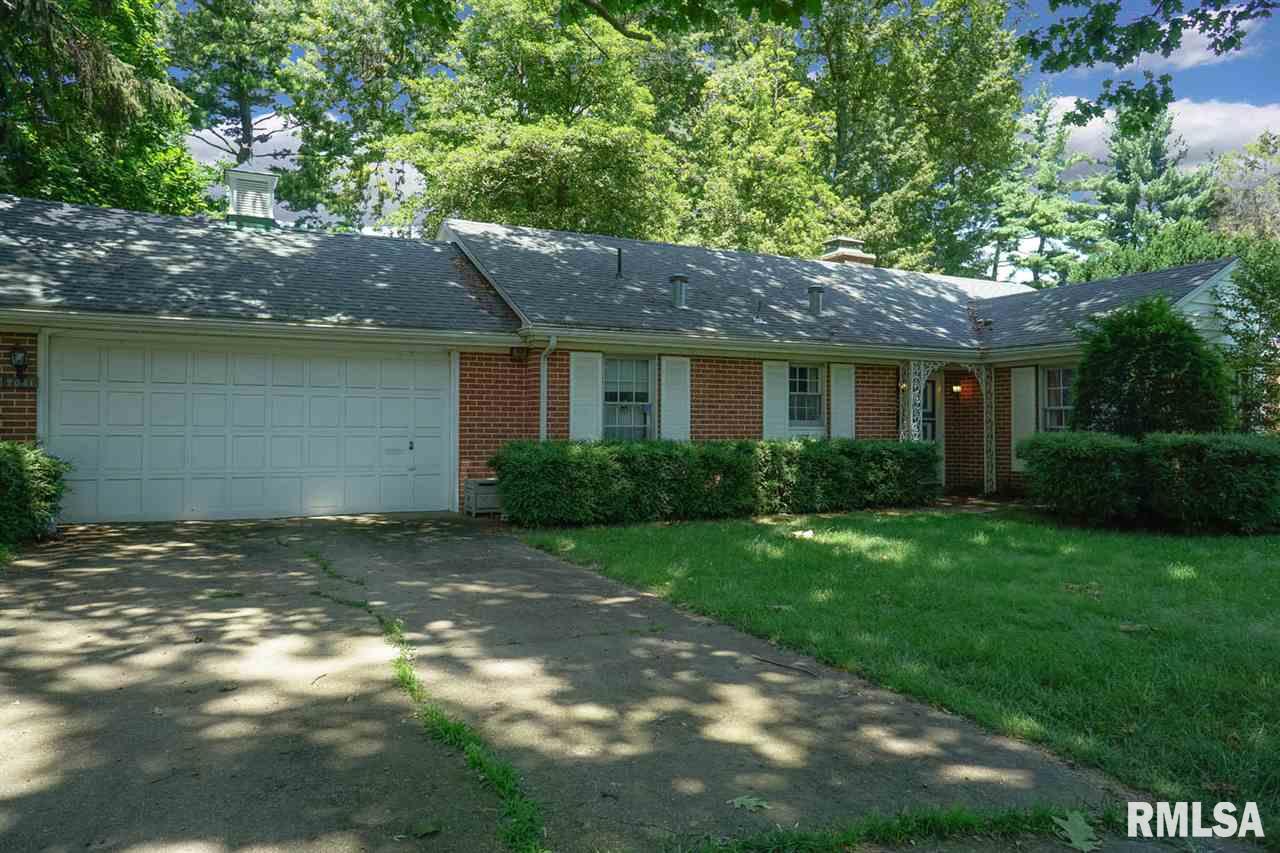 2041 Cherry Road Springfield, IL 62704 - Photo 3 of 36
