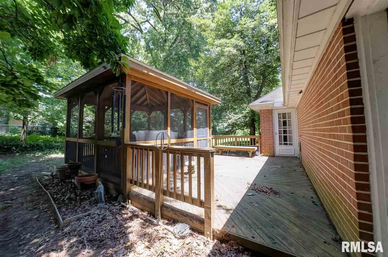 2041 Cherry Road Springfield, IL 62704 - Photo 8 of 36