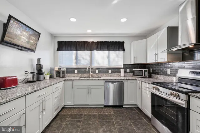 $449,500 | 15237 Flintlock Terrace, Woodbridge, VA 22191