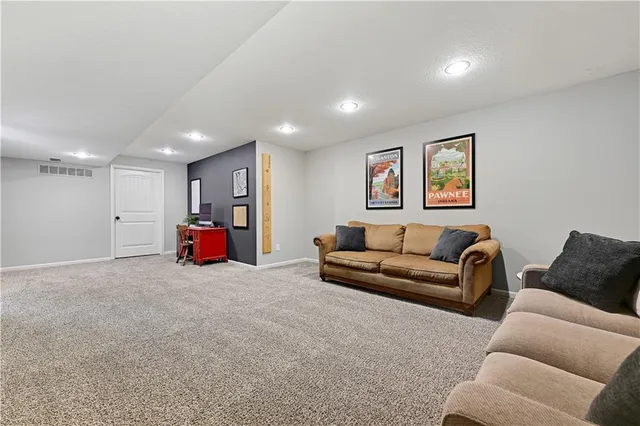 $450,000 | 345 Cates Court, Liberty, MO 64068