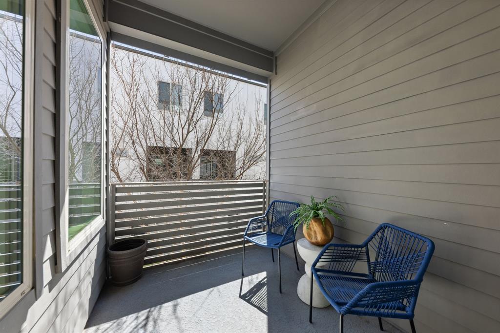 1915 Summit Avenue, Unit 2 Dallas, TX 75206 - Photo 19 of 39 a view of sitting area in balcony