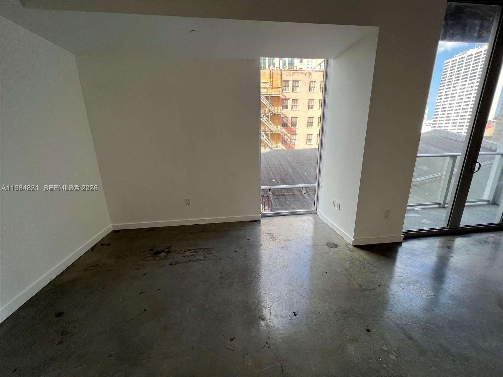 151 Southeast 1st Street, Unit 706 Miami, FL 33131 - Photo 3 of 20