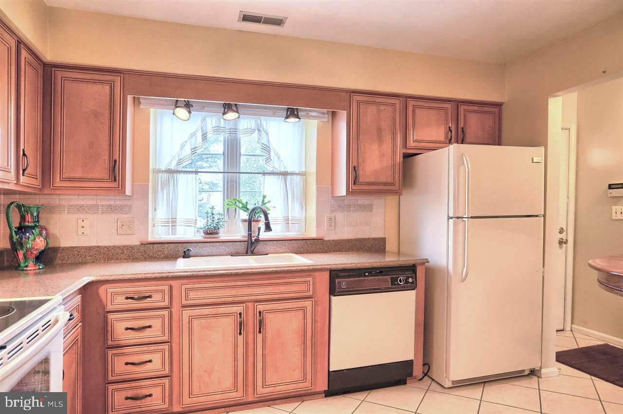 5437 Pond Road Harrisburg, PA 17111 - Photo 2 of 25 Gallery Image 2