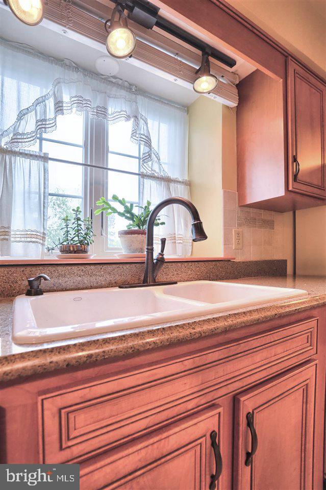 5437 Pond Road Harrisburg, PA 17111 - Photo 4 of 25 Gallery Image 4