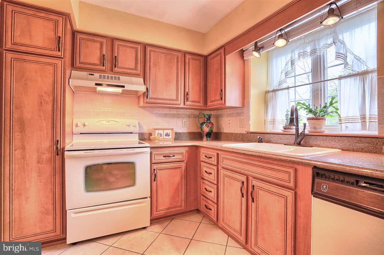 5437 Pond Road Harrisburg, PA 17111 - Photo 7 of 25 Gallery Image 7