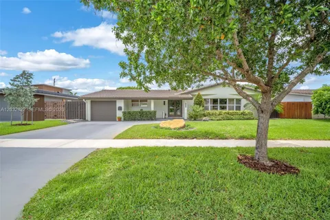 $900,000 | 2104 Northeast 63rd Street, Fort Lauderdale, FL 33308