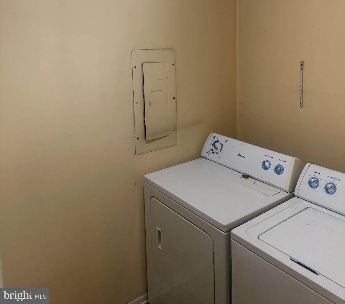 46 Georgetown Road Lindenwold, NJ 08021 - Photo 8 of 10 a utility room with dryer and washer