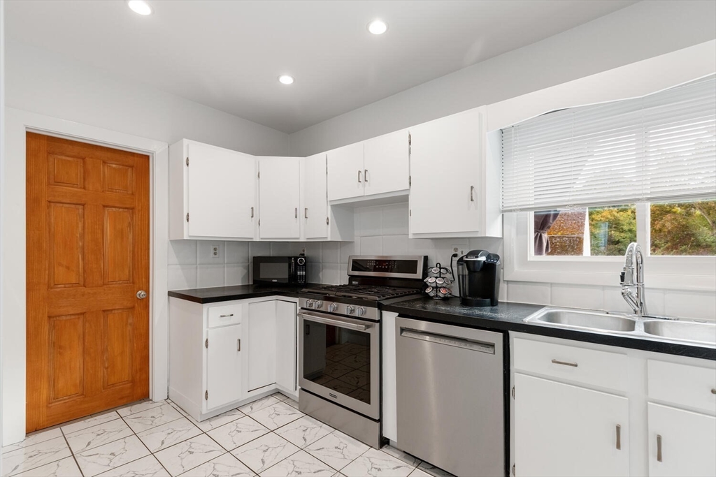 88 Park Road Lynn, MA 01904 - Photo 6 of 28 Gallery Image 6