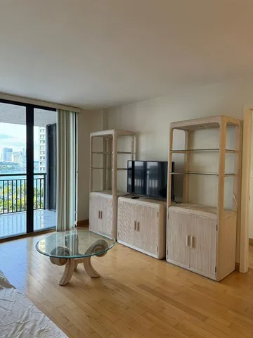 $3,200 | 540 Brickell Key Drive, Unit 1214, Miami, FL 33131