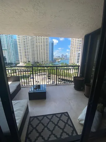 $3,200 | 540 Brickell Key Drive, Unit 1214, Miami, FL 33131