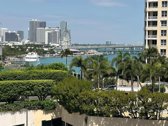 $3,200 | 540 Brickell Key Drive, Unit 1214, Miami, FL 33131