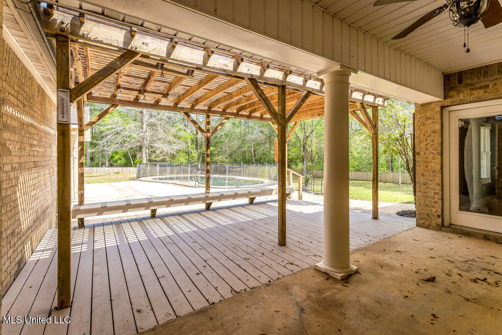 8890 Dana Road Biloxi, MS 39532 - Photo 37 of 70 8890DanaRd-40