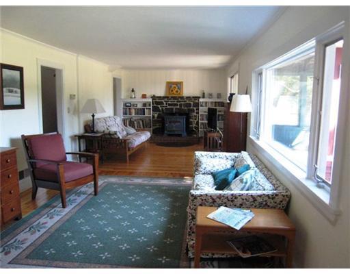 55 Pleasant Hill Road Freeport, ME 04032 - Photo 4 of 25 Living Room.