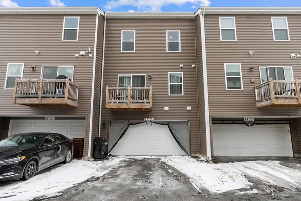 $259,900 | 6700 Linden Trail, Unit C, Wonder Lake, IL 60097