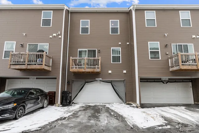 $264,900 | 6700 Linden Trail, Unit C, Wonder Lake, IL 60097