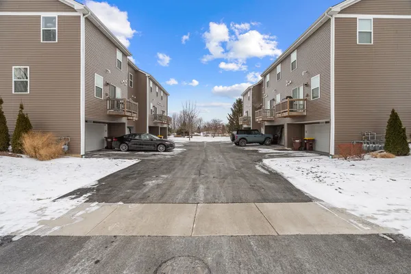 $259,900 | 6700 Linden Trail, Unit C, Wonder Lake, IL 60097