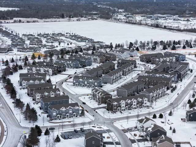 $264,900 | 6700 Linden Trail, Unit C, Wonder Lake, IL 60097