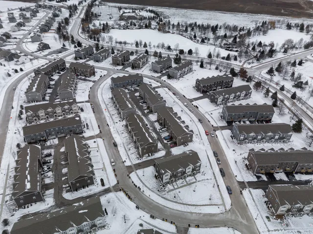 $264,900 | 6700 Linden Trail, Unit C, Wonder Lake, IL 60097