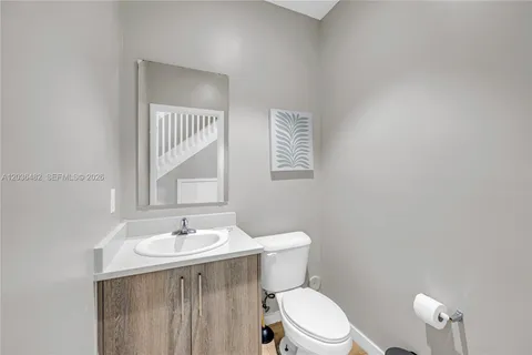 $4,000 | 170 Northwest 158th Street, Unit 2, Miami, FL 33169
