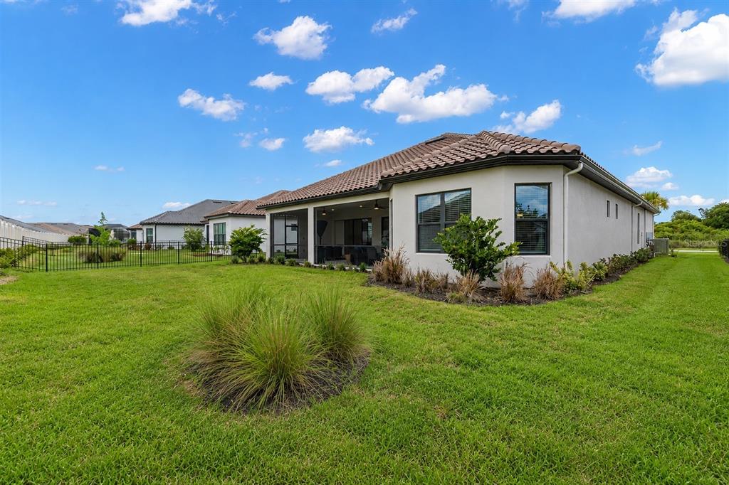 4727 Freccia Loop Wesley Chapel, FL 33543 - Photo 4 of 49