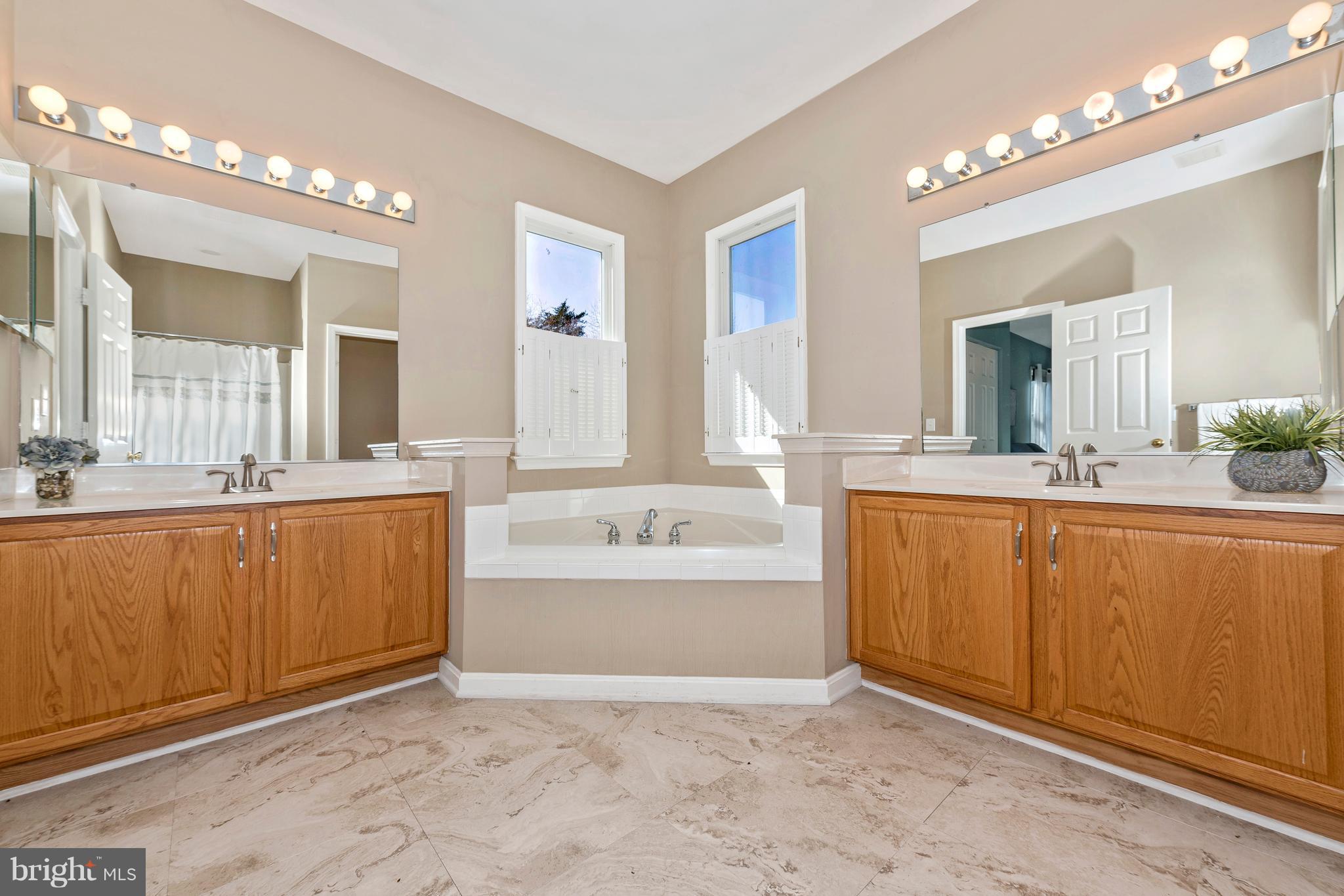 2338 Prices Distillery Road Clarksburg, MD 20871 - Photo 16 of 30 Bath (Master)