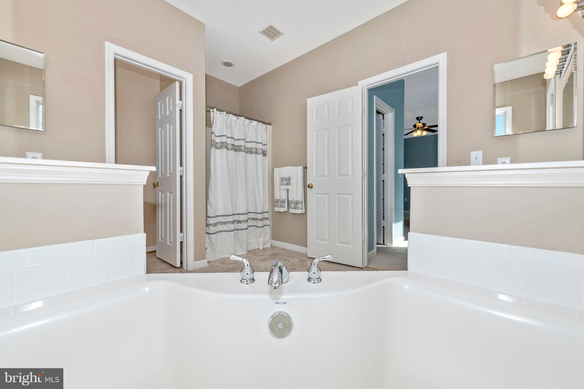 2338 Prices Distillery Road Clarksburg, MD 20871 - Photo 17 of 30 Bath (Master)