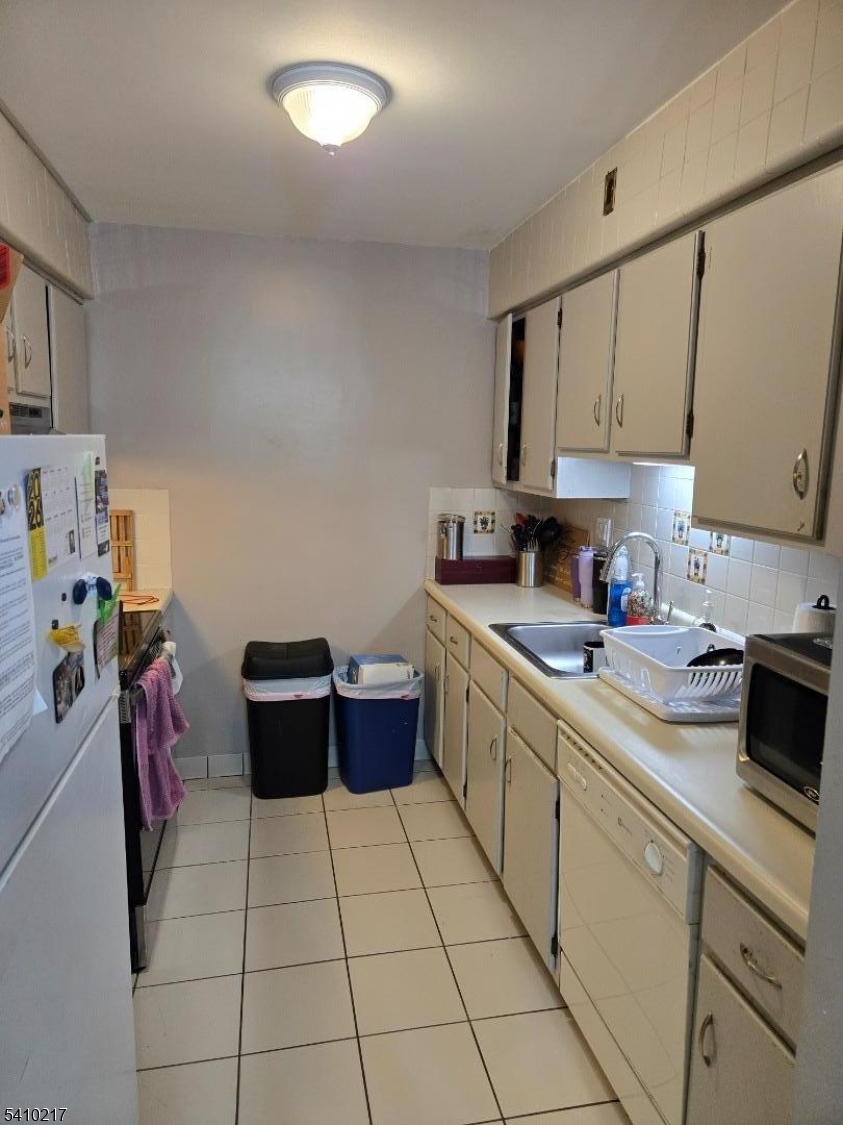 666 Mill Street, Unit 11 Belleville, NJ 07109 - Photo 5 of 13