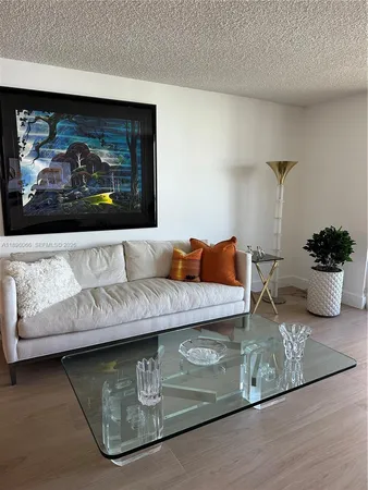 $3,100 | 1865 South Ocean Drive, Unit 14N, Hallandale Beach, FL 33009