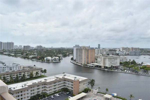 $3,100 | 1865 South Ocean Drive, Unit 14N, Hallandale Beach, FL 33009