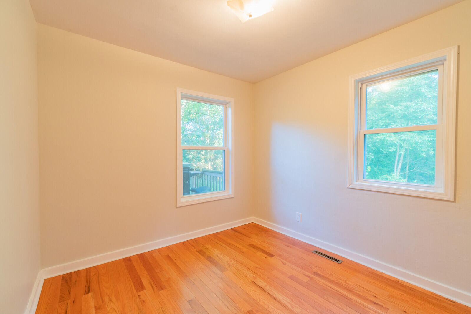 1755 Hilt Road Muskegon, MI 49445 - Photo 13 of 38 08_Home5_mls