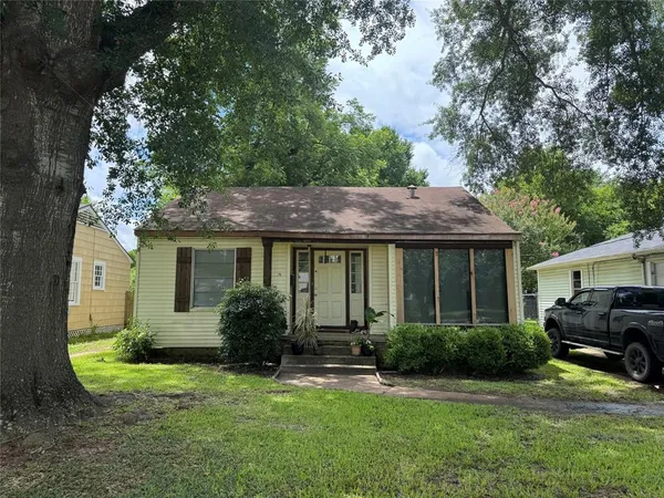 $1,100 | 231 East Slattery Boulevard, Shreveport, LA 71104
