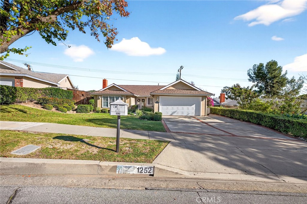 1252 Tamarack Avenue Brea, CA 92821 - Photo 4 of 54