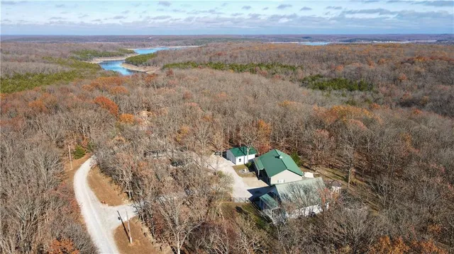 $540,000 | 26644 Magnolia Lane, Clinton, MO 64735