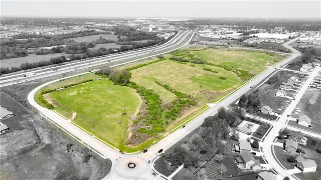 $3,420,000 | 300 Dean Avenue, Raymore, MO 64083